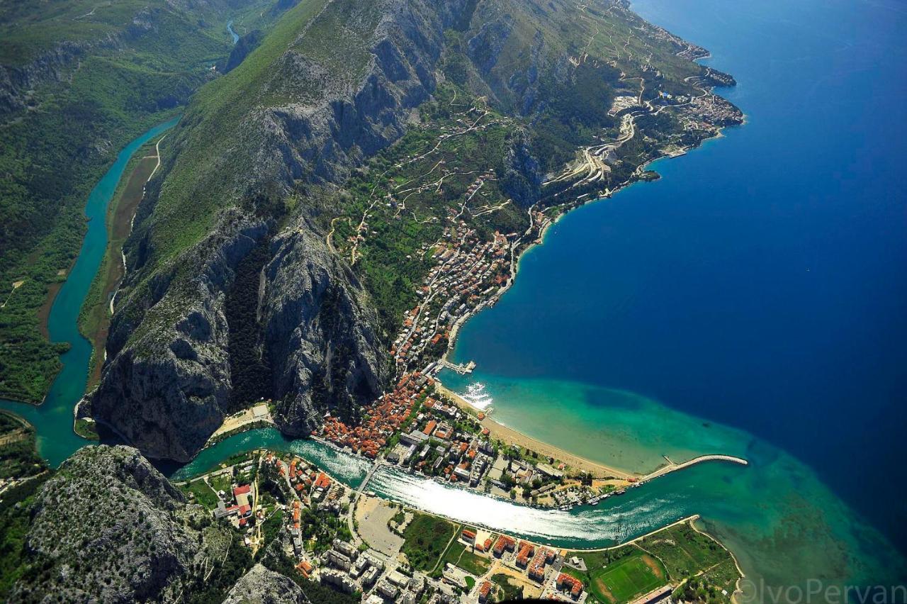 Apartman R.R. Omiš Eksteriør billede